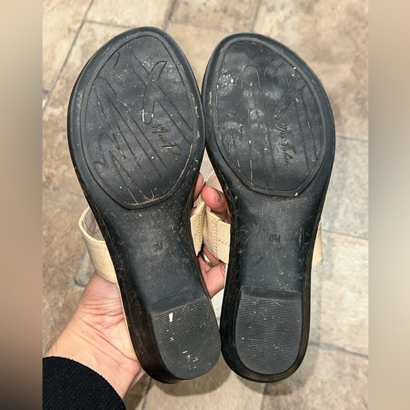 Marc Fisher Size 38 - Picture 5 of 8